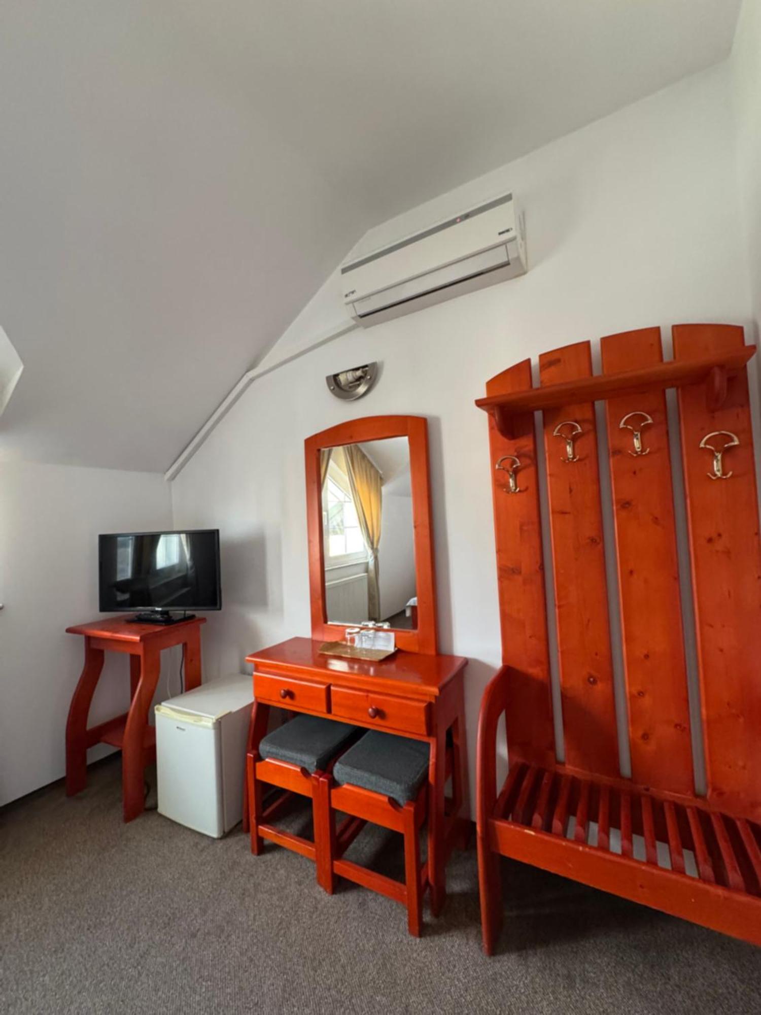 Pensiune Montana Curtea de Argeş Extérieur photo