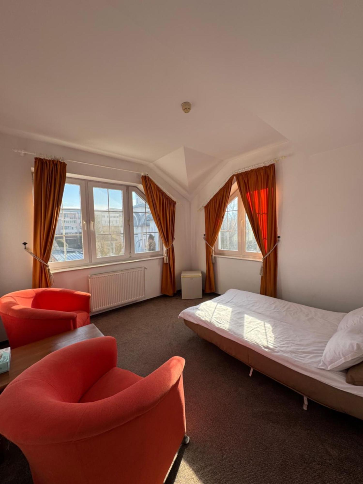Pensiune Montana Curtea de Argeş Extérieur photo