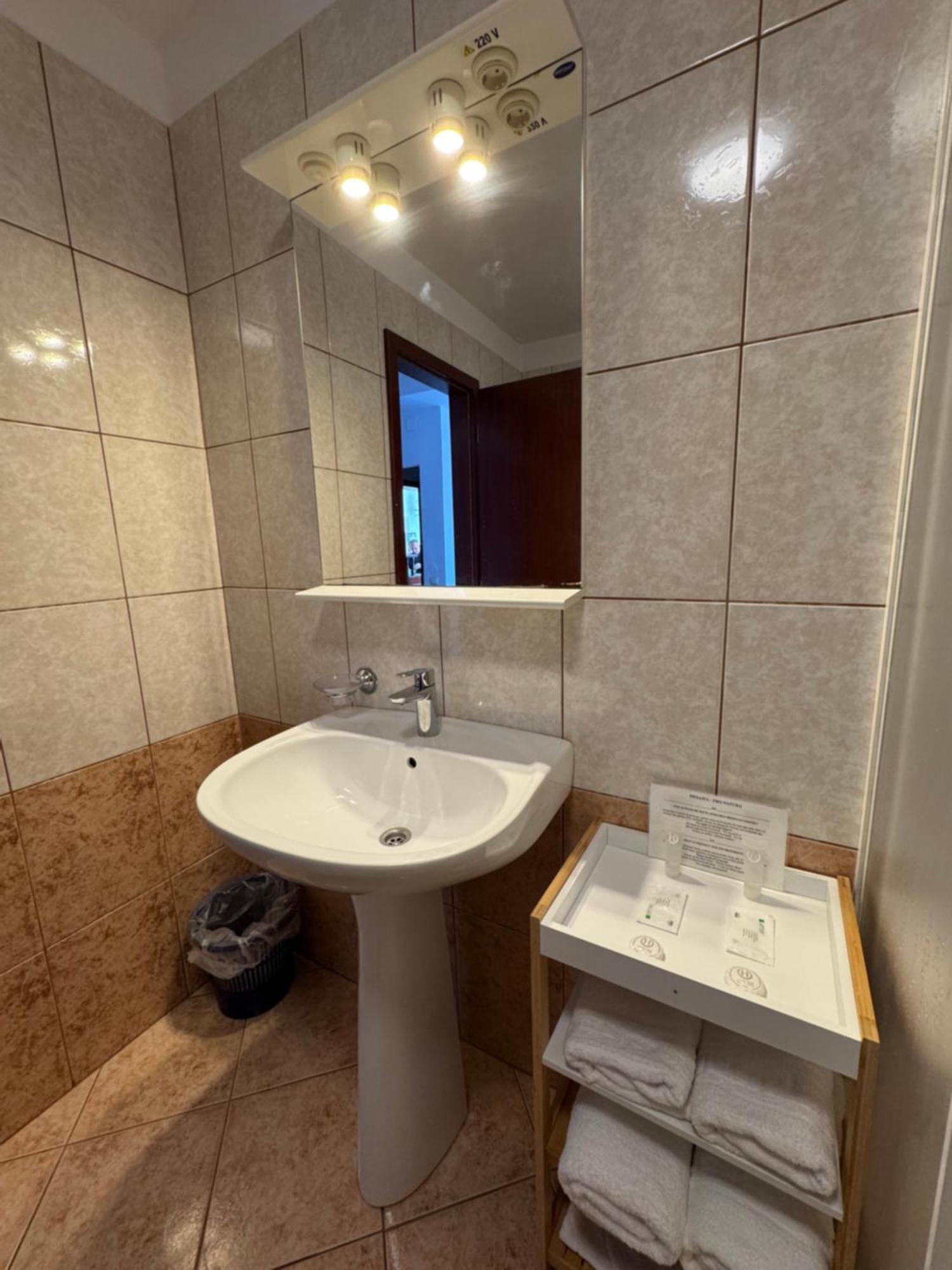 Pensiune Montana Curtea de Argeş Extérieur photo