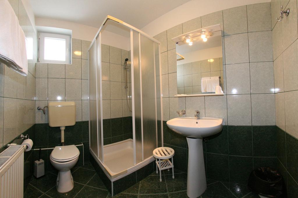 Pensiune Montana Curtea de Argeş Chambre photo