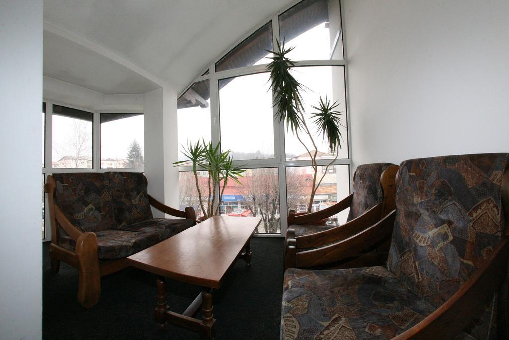 Pensiune Montana Curtea de Argeş Extérieur photo