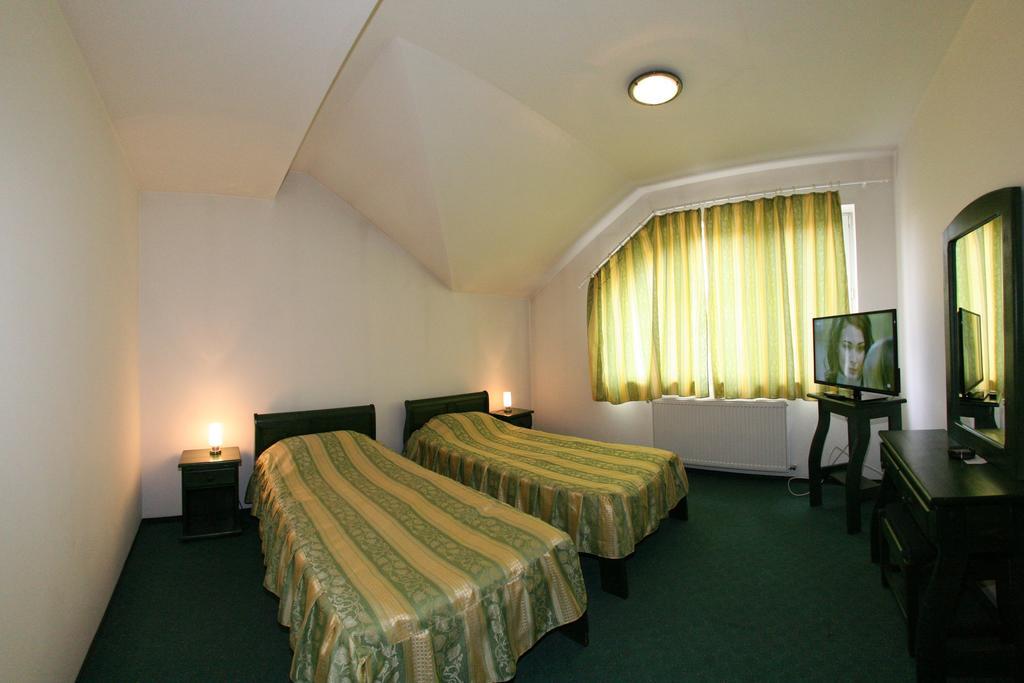 Pensiune Montana Curtea de Argeş Chambre photo